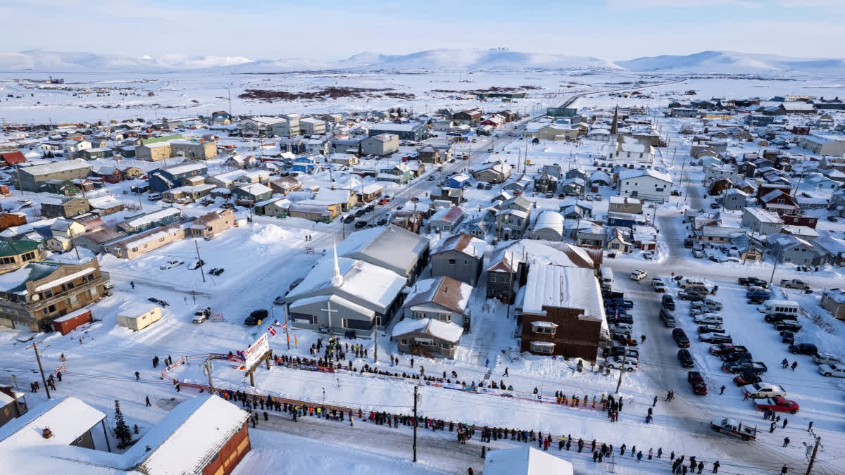 A small commercial flight carrying 10 people went missing on Thursday in the northwestern US state of Alaska. A search operation is underway.