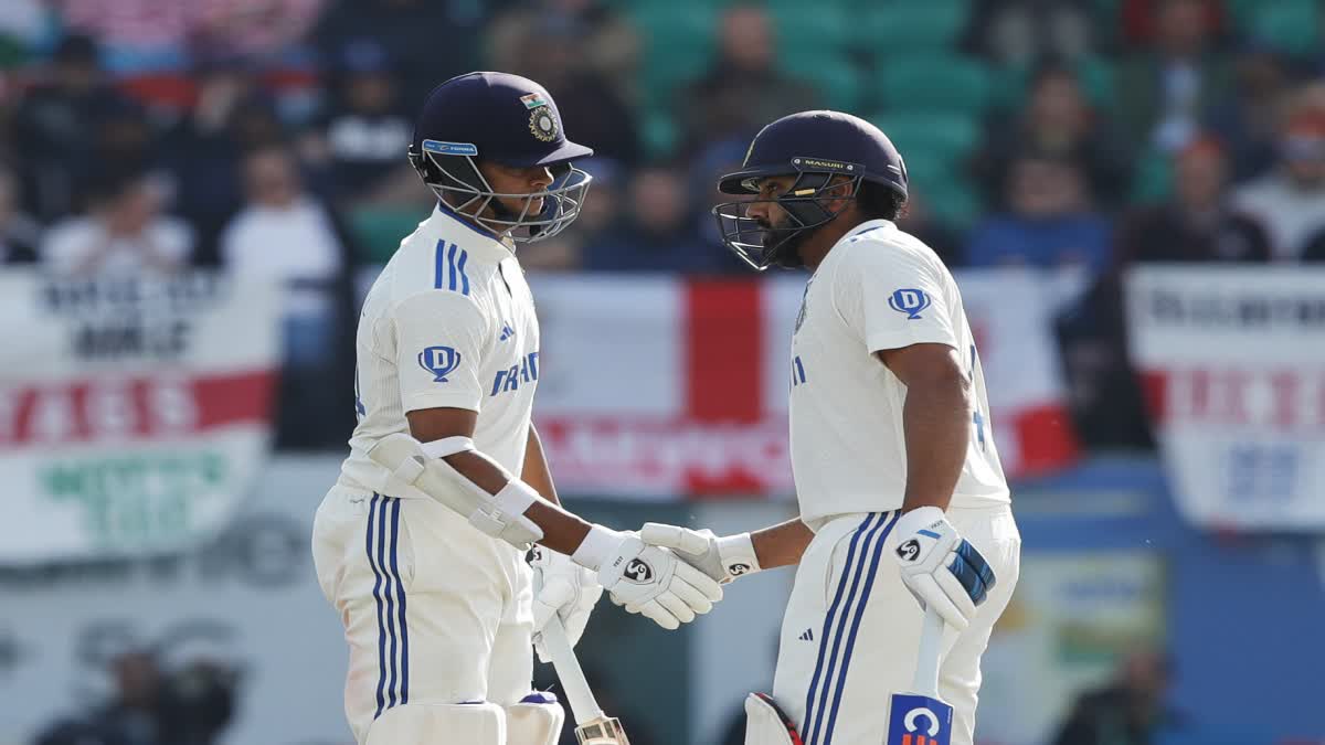 IND Vs ENG Test Match : धारदार गोलंदाजीनंतर भारताची आक्रमक फलंदाजी; सामन्याच्या पहिल्याचं दिवशी 'पाहुणे' बॅकफुटवर