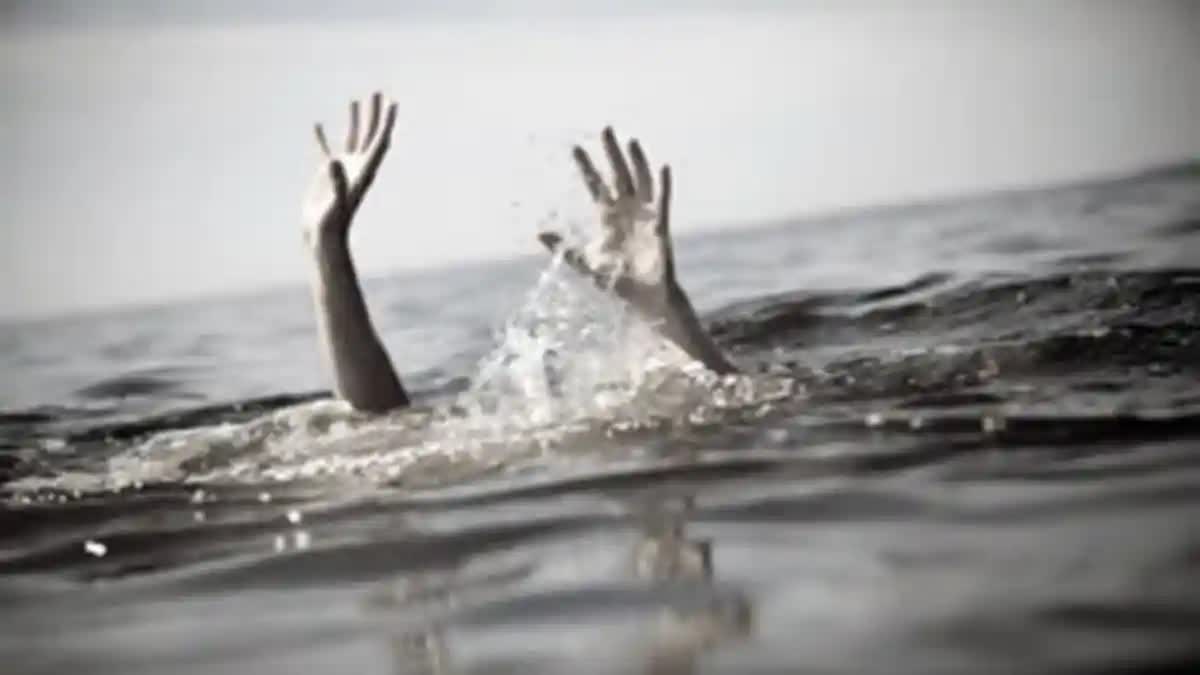 boy went missing in sea  boy fond dead in sea Kozhikode  കടലില്‍ കാണാതായി  കടലില്‍ നിന്ന് മൃതദേഹം കിട്ടി  Kozhikode sea deaths