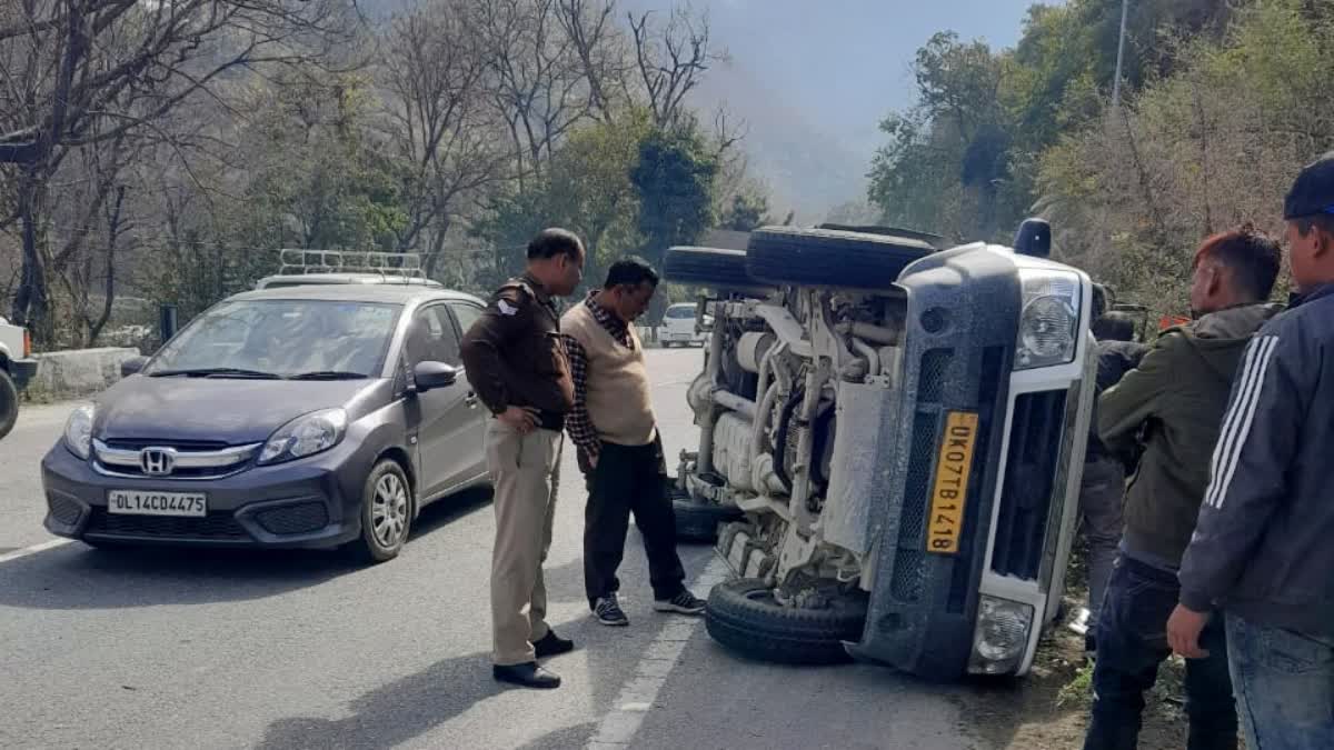 Sumo Vehicle Overturned on Rishikesh Badrinath Highway