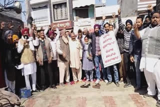 Dharna in front of Dhuri Food Supply Office by depot holders at Sangrur