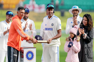 Ravichandran Ashwin  Guard Of Honour For Ashwin  Indian Players Guard Of Honour  രവിചന്ദ്രൻ അശ്വിൻ  രവിചന്ദ്രൻ അശ്വിൻ നൂറാം ടെസ്റ്റ്