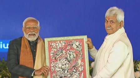 PM Modi with JK LG Manoj Sinha in Srinagar