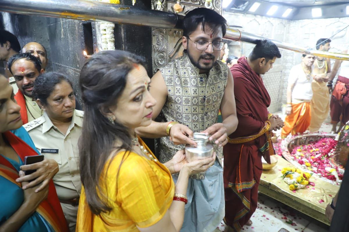 Hema Malini took blessings  Baba Mahakal