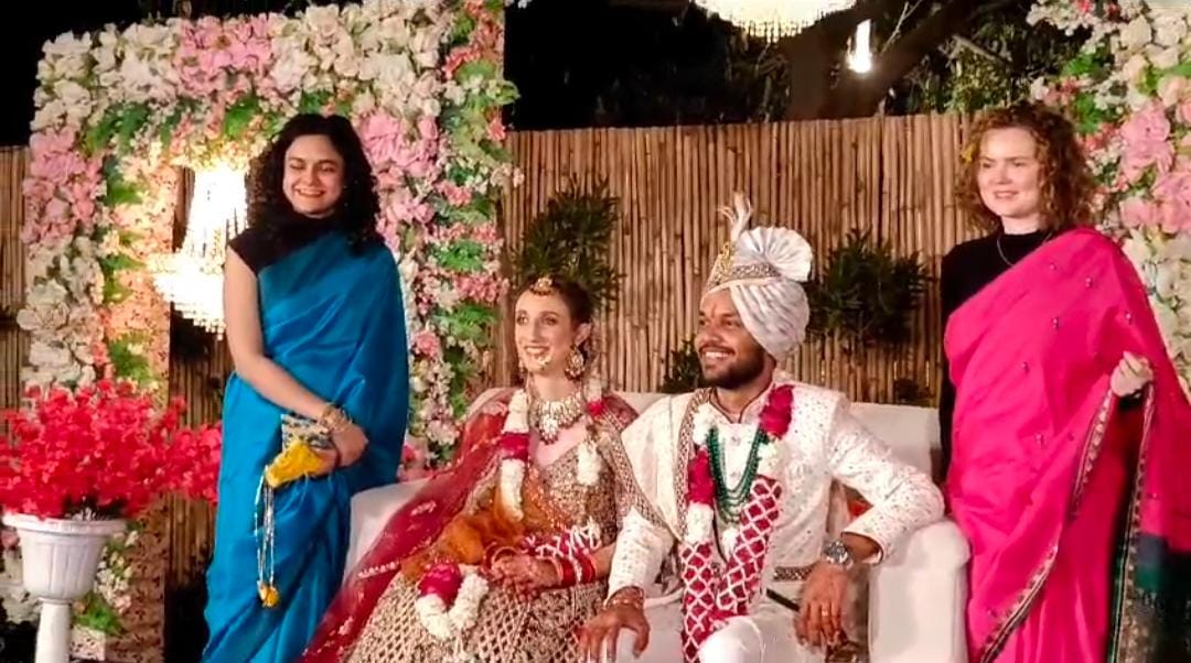 विदेशी मेम को भाया हिंदुस्तानी छोरा,रचाई शादी