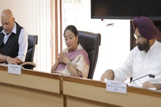 CM रेखा गुप्ता ने बजट को लेकर अधिकारियों से की मीटिंग