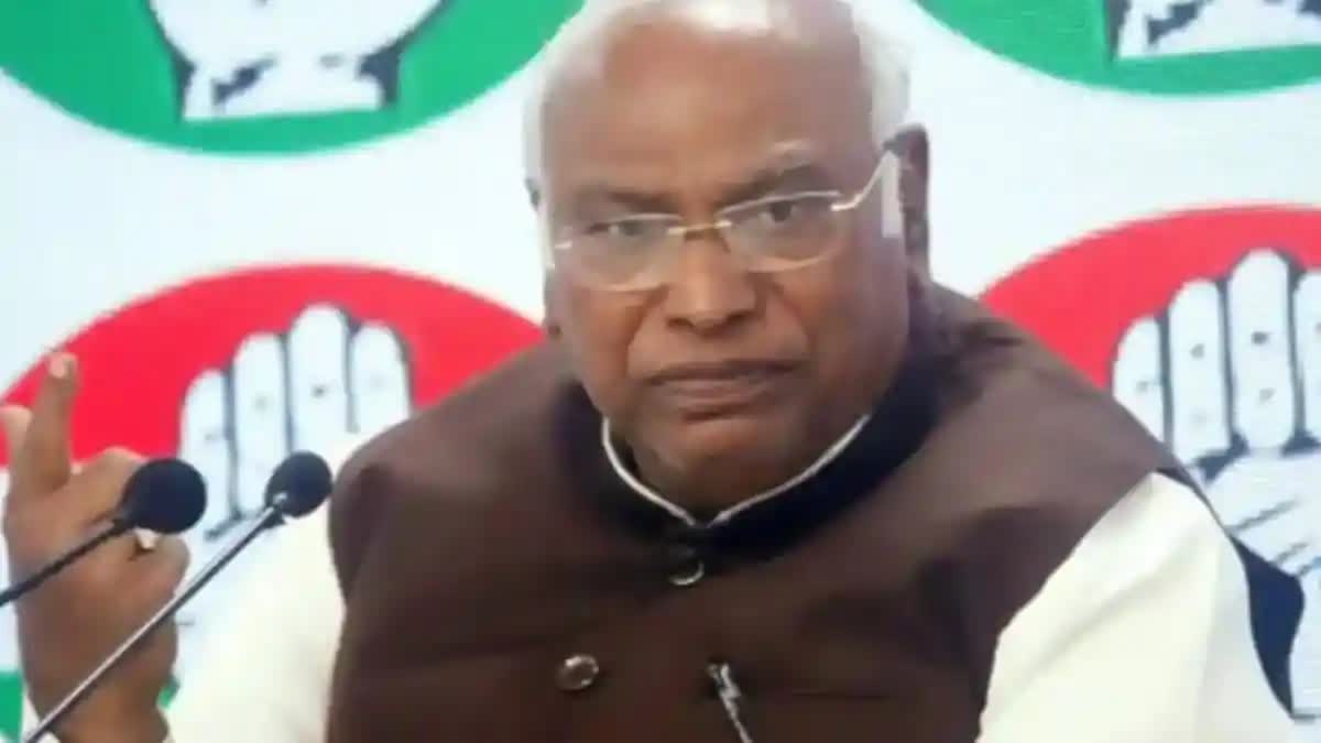 MALLIKARJUN KHARGE  MODI AND UNEMPLOYMENT  ഇന്ത്യയിലെ തൊഴിലില്ലായ്‌മ  മല്ലികാർജുൻ ഖാർഗെ