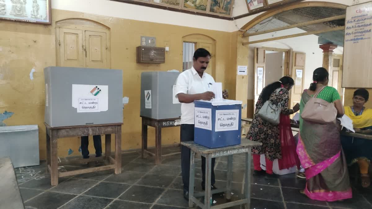 Teachers Argument With Election Officials In Ambur