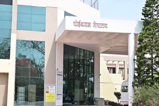 INDORE 8 PEOPLE EYE INFECTION