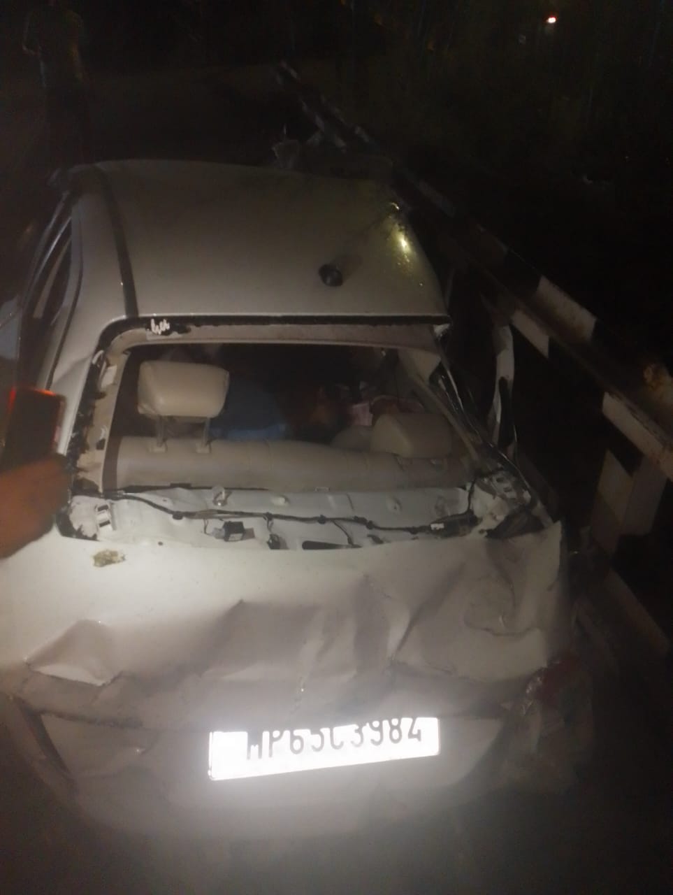 Car Crashes into Train Anuppur