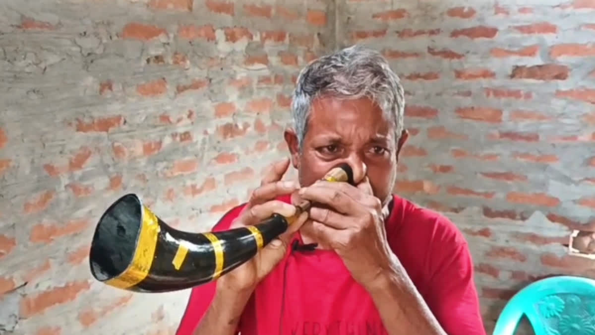 Majuli artist Molan Das bussy for preparing Pepa