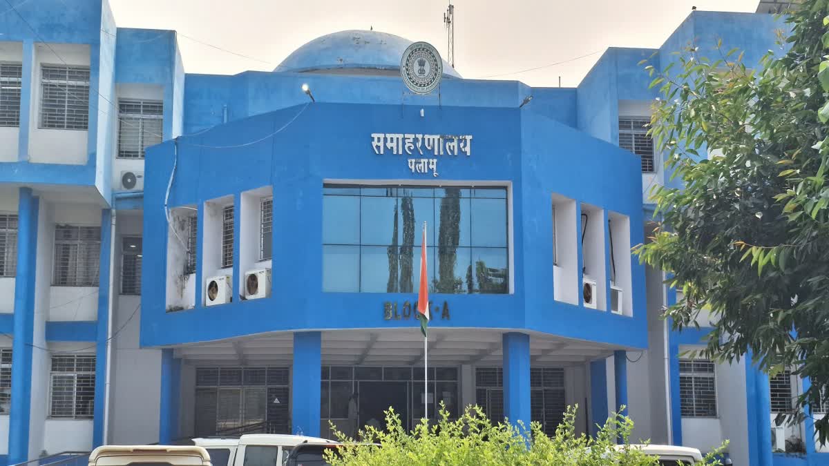 PALAMU POLICE AGAINST GANGSTERS