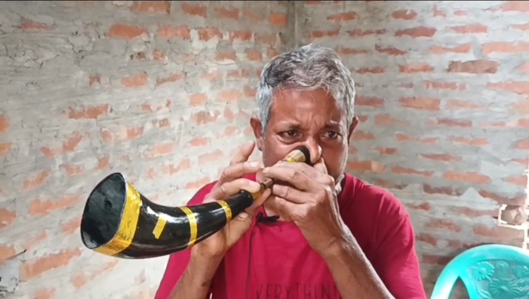 Majuli artist Molan Das bussy for preparing Pepa