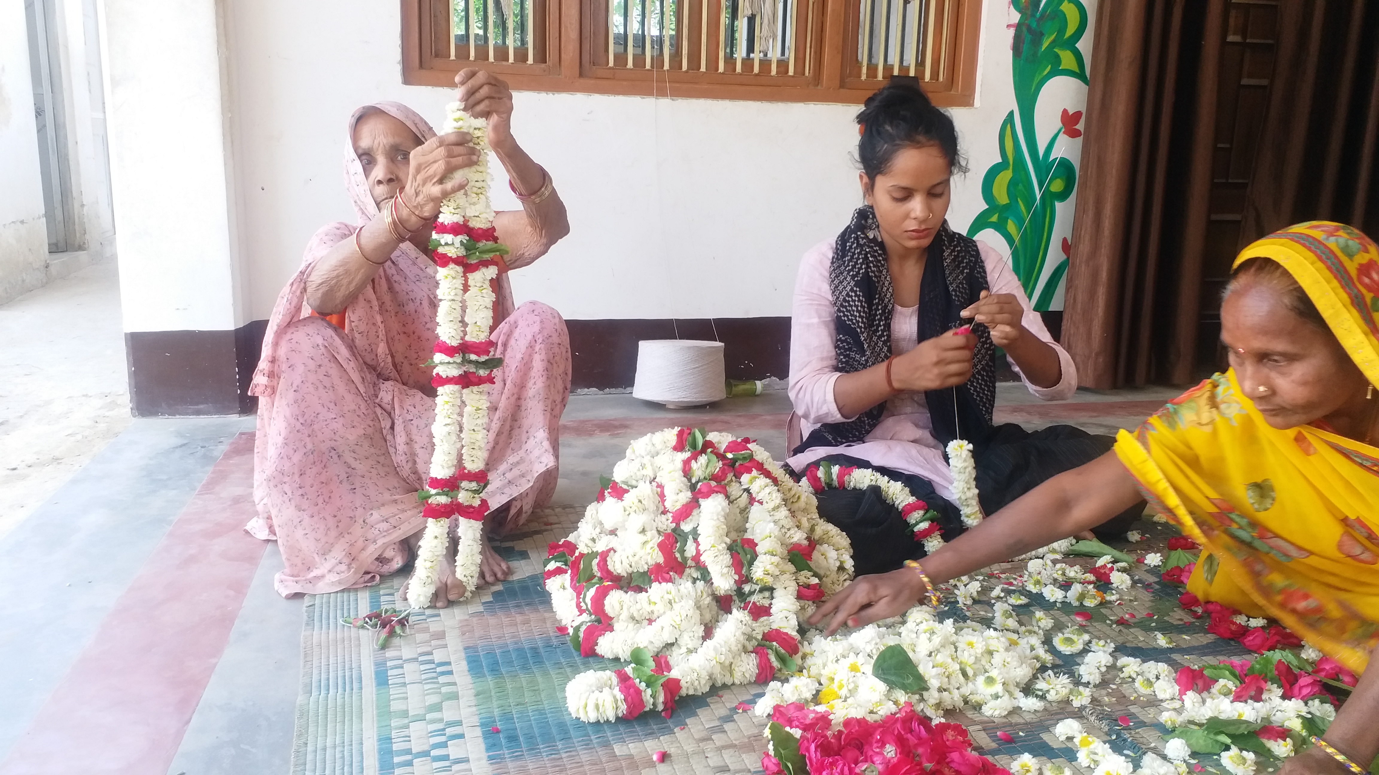 Flower Cultivator Seema Devi's Inspirational Story Of Earning Rs 300 To Lakhs