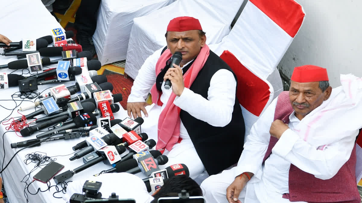 BJP Workers Trying to Loot Booths in Mainpuri, Alleges SP Chief Akhilesh Yadav