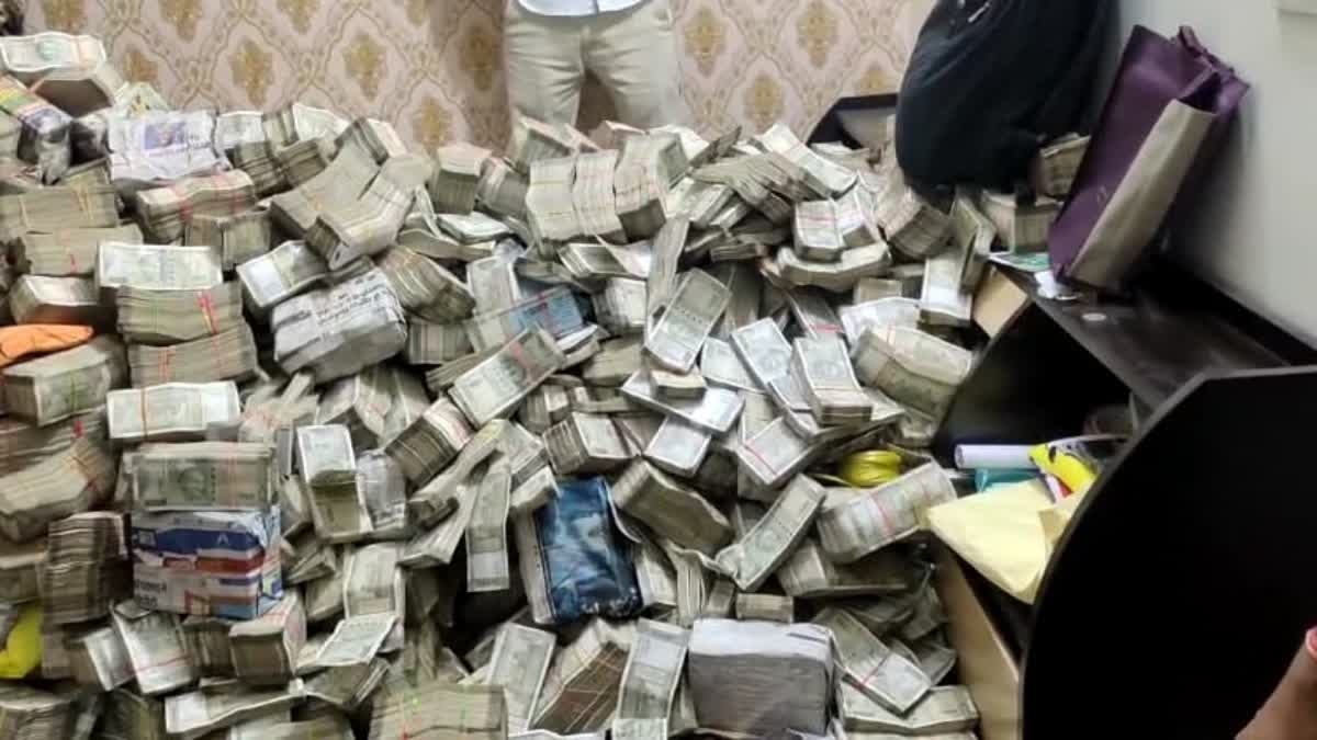 Cash recovered in ED raid in Ranchi