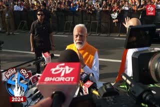 Narendra Modi and Amit Shah Cast Vote