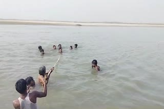 नहाते समय डूबने से तीन बच्चों की मौत