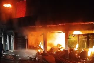 chhatarpur Massive fire in market