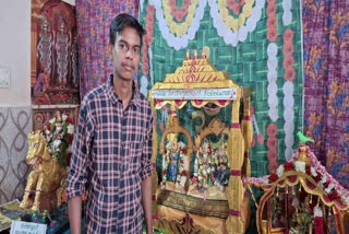 மீனாட்சி திருக்கல்யாணத்தை வீட்டிலேயே நடத்திய கைவினைக் கலைஞர்