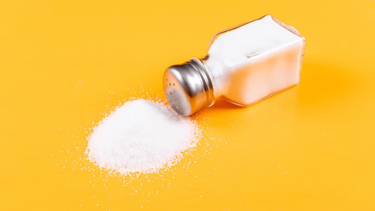 What happens to your skin when you eat too much salt?