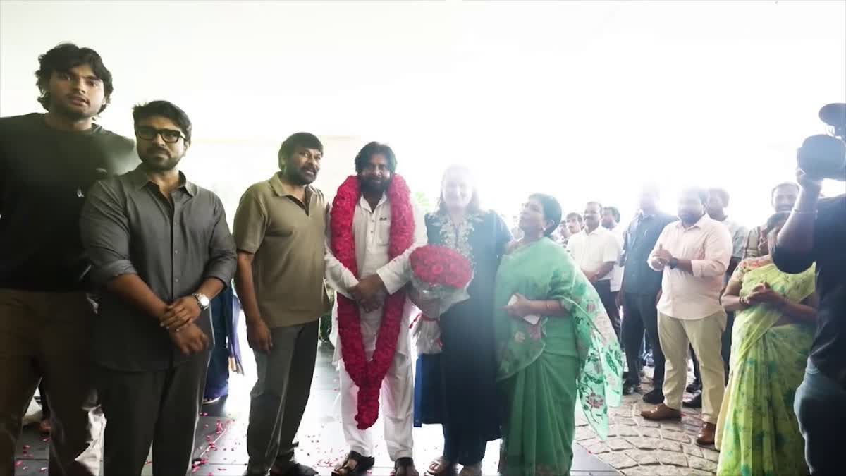 Pawan Kalyan Meets Chiranjeevi