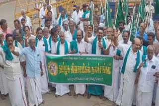 Tiruvarur farmers protest