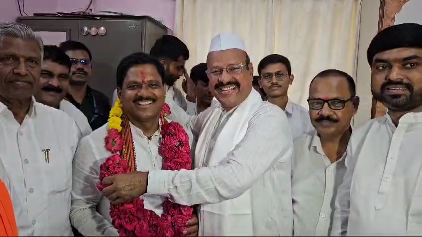 Abdul Sattar Felicitated To Kalyan Kale