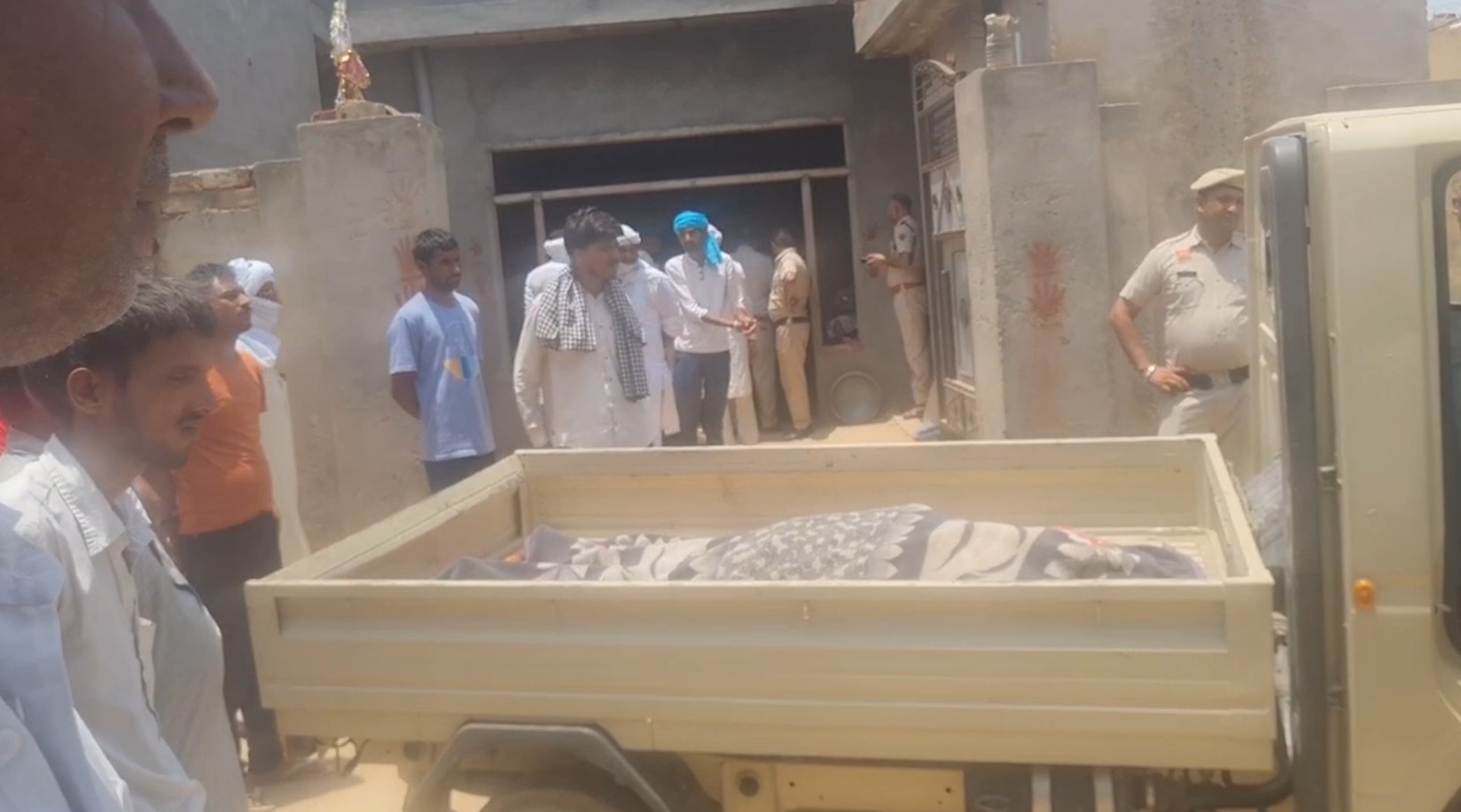 Sirsa husband killed his wife by slitting her throat in Rampur Dhillon village