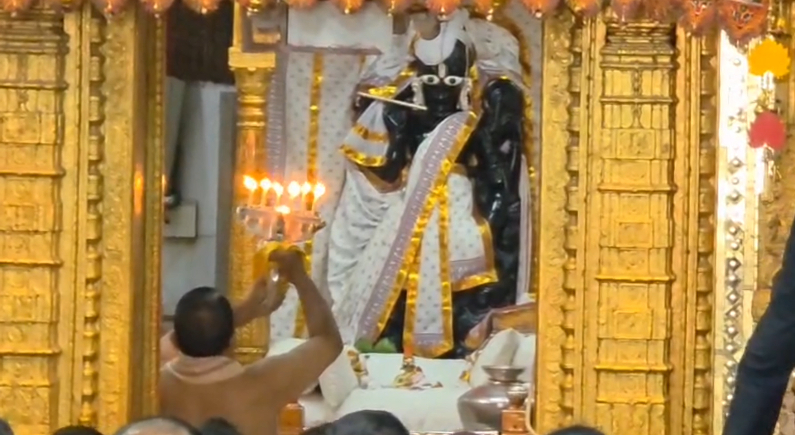 ભગવાનને વિશેષ ભોગ,શ્રૃંગાર ધરાવાયો