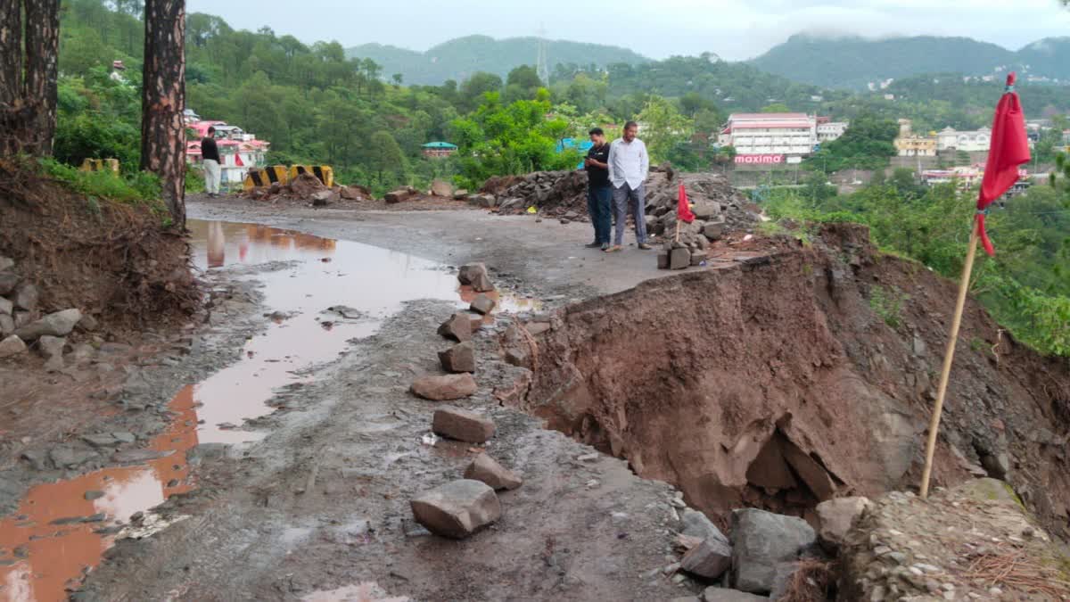 Road Collapse In Solan