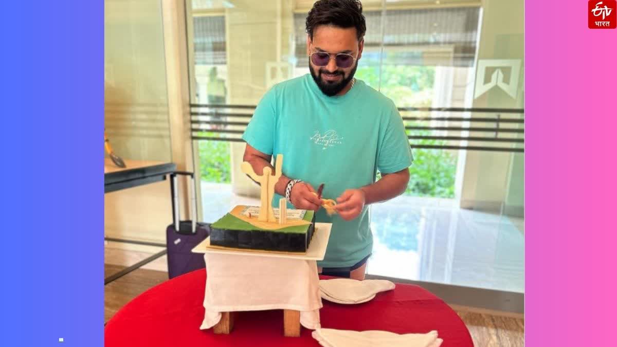 Rishabh Pant cut cake on Dhoni birthday