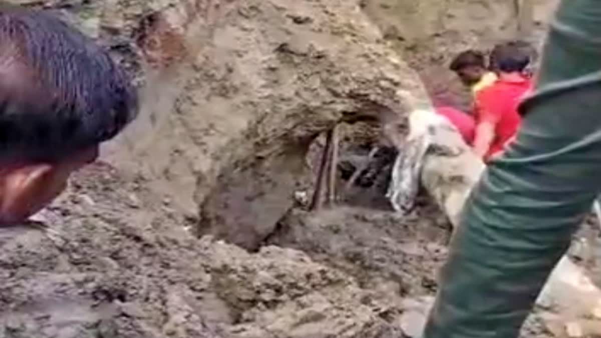 three laborers buried in soil in hisar