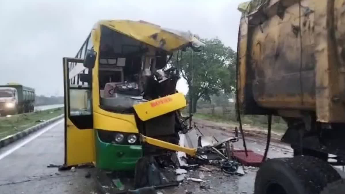 Bus going to join PM Modi's rally crashes, 3 dead, announcement of compensation to deceased families