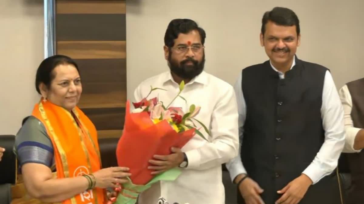 Neelam Gorhe joins Eknath Shinde ShivSena  Shinde ShivSena  Neelam Gorhe  Neelam Gorhe  ഉദ്ധവ് താക്കറെ വിഭാഗത്തിന് വീണ്ടും തിരിച്ചടി  ശിവസേനയിലേക്ക് ചേക്കേറി നീലം ഗോര്‍ഹെ  നീലം ഗോര്‍ഹെ  ശിവസേന പിളര്‍പ്പ്  ഷിന്‍ഡെ ഫഡ്‌നാവിസ് സര്‍ക്കാര്‍  Eknath Shinde news updates  latest news of Eknath Shinde