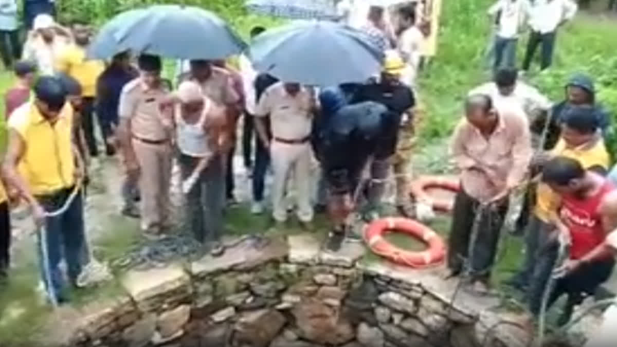 Father pushed his two kids into a well in Ajmer, one kid died while other was saved
