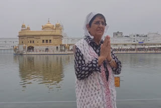 Former IPS officer Kiran Bedi paid obeisance at Darbar Sahib in Amritsar