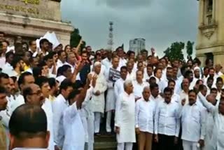 State Congress leaders protest