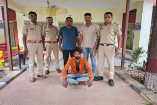 Dholpur police has arrested,  10 thousand prize crook Naresh Gurjar