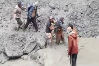 പിത്തോരഗഡ്  Cloudburst in Chal border village of Pithoragarh  Cloudburst in Uttarakhand  മേഘവിസ്‌ഫോടനം  ഉത്തരാഖണ്ഡിൽ മേഘവിസ്‌ഫോടനം  ഉത്തരാഖണ്ഡിൽ കനത്ത മഴ  ഉത്തരാഖണ്ഡ് മഴ  ചാൽ ഗ്രാമം ഒറ്റപ്പെട്ടു  ഉത്തരാഖണ്ഡിലെ പിത്തോരഗഡിൽ മേഘവിസ്‌ഫോടനം  ഡെറാഡൂണ്‍