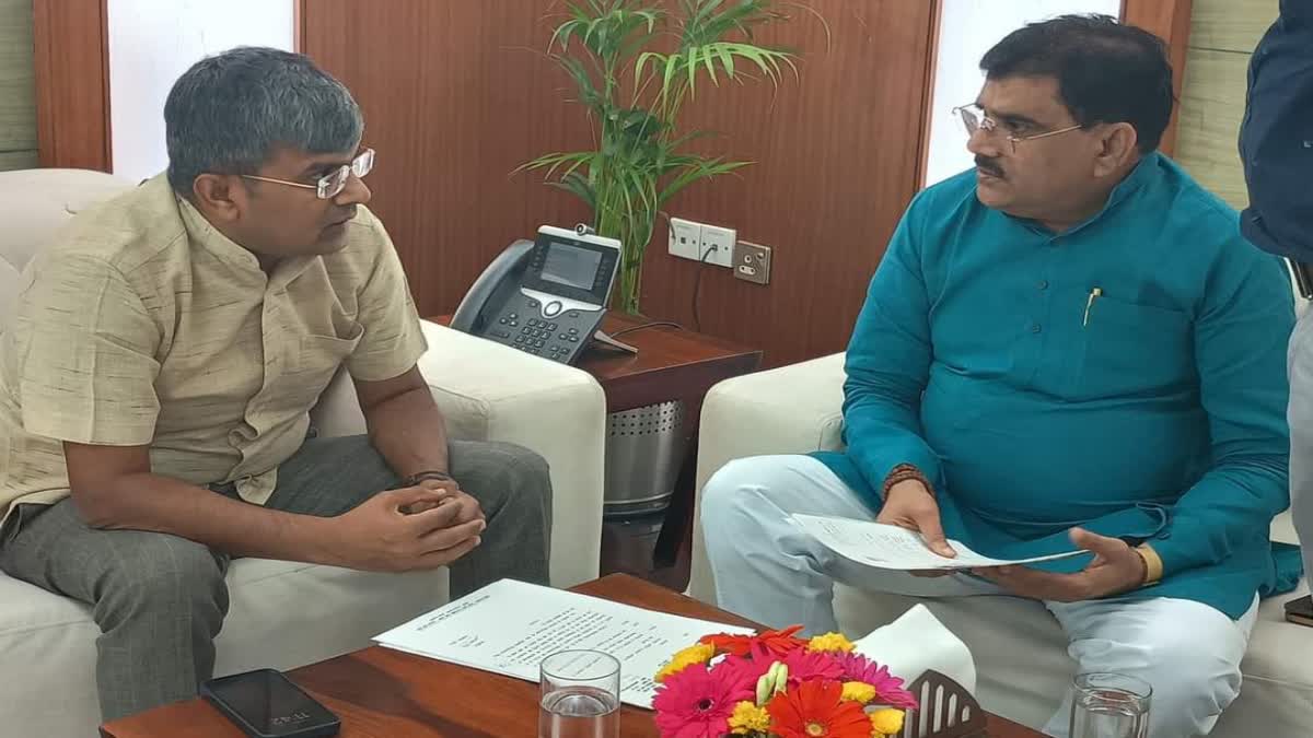 mp Gyaneswar patil met nhai chairman