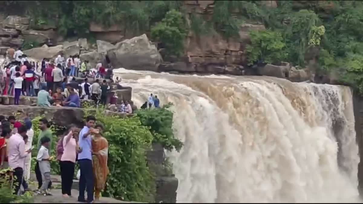 tourists-foolery-at-gokak-falls-in-belagavi