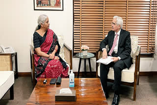 Union Finance Minister Nirmala Sitharaman meets RBI Governor Shaktikanta Das, in New Delhi on Saturday.