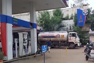 Water Instead of Petrol at Petrol Bunk