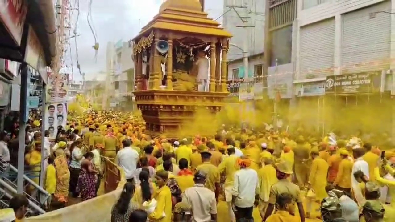 GOKAK JATRE BELAGAVI LAKSHMI DEVI FAIR GOKAK ಜೋಡು ರಥ ಗೋಕಾಕ್ ಭಂಡಾರ ಜಾತ್ರೆ