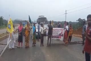 Road jam in Gumla on Bharat bandh of Rashtriya Adivasi Ekta Parishad