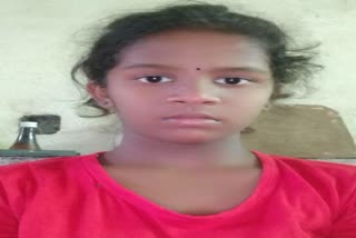 Andhra Pradesh girl pushed from bridge by mother live in partner  Andhra Pradesh news updates  latest news in Andhra Pradesh  news live  മാതാവിന്‍റെ ലിവ് ഇന്‍ പങ്കാളി പുഴയില്‍ തള്ളി  പൈപ്പില്‍ കുടുങ്ങിയ 13 കാരി 100ല്‍ വിളിച്ചു  രക്ഷകരായി പറന്നെത്തി പൊലീസ്  മാതാവിന്‍റെ ലിവ് ഇന്‍ പങ്കാളി  പുഴയില്‍ തള്ളിയ 13 കാരി രക്ഷപ്പെട്ടു  പൊലീസ് വാര്‍ത്തകള്‍  പൊലീസ്  പുഴയിലേക്ക് തള്ളിയിട്ട 13കാരി  ലിവ് ഇന്‍ പങ്കാളിയേയും മക്കളെയും പുഴയില്‍ തള്ളി