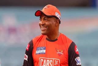 Sunrisers Hyderabad part ways with Brian Lara  Sunrisers Hyderabad  Brian Lara  Daniel Vettori  Daniel Vettori head coach Sunrisers Hyderabad  Sunrisers Hyderabad  IPL  IPL news  ബ്രയാന്‍ ലാറ  ഇന്ത്യന്‍ പ്രീമിയര്‍ ലീഗ്  ഡാനിയേല്‍ വെട്ടോറി  ഡാനിയേല്‍ വെട്ടോറി ഹൈദരാബാദ് പരിശീലകന്‍  സണ്‍റൈസേഴ്‌സ് ഹൈദരാബാദ്