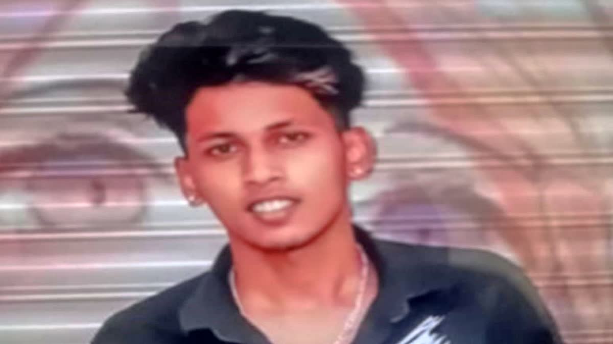 Delivery boy extorted jewellery  Black mail to student  Bengaluru