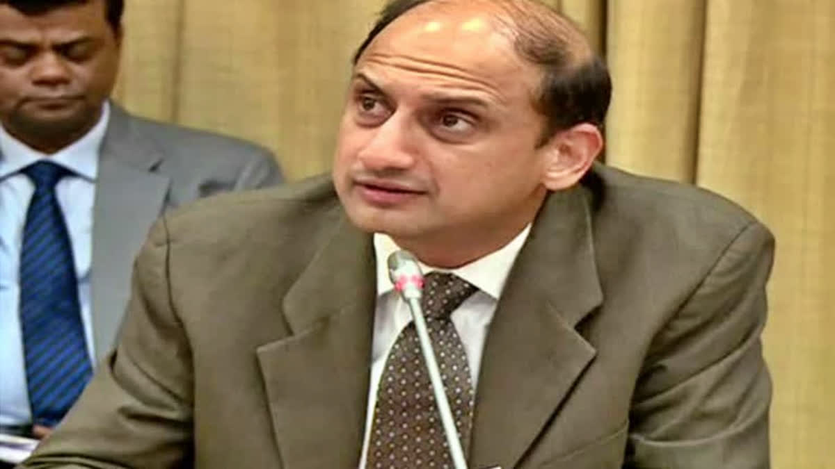 RBI resisted govt push for Rs 3 lakh cr transfer in 2018 ahead of elections: Viral Acharya